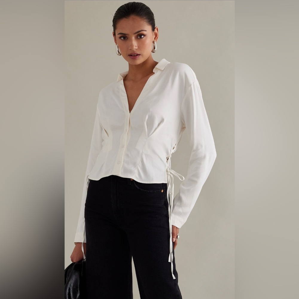 By Anthropologie Long-Sleeve Silky
Corset Blouse in White NEW - Picture 4 of 14